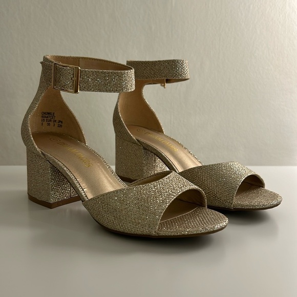 Gold Glitter Heels || Women’s Size 5 - Picture 4 of 4